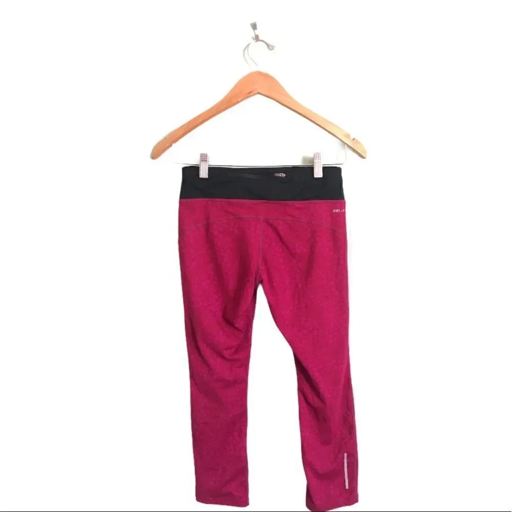 Nike running DriFit Berry Capri Leggings S